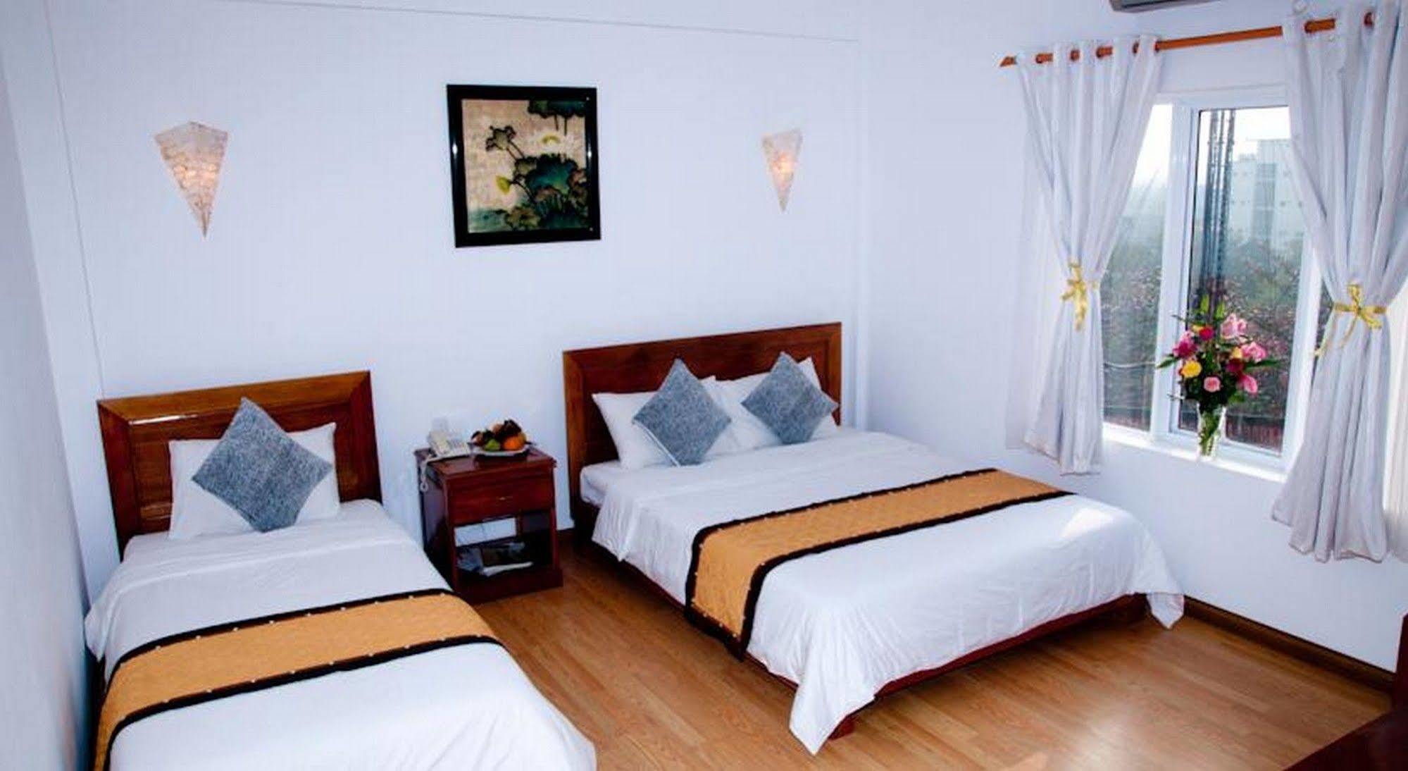 Hotel Golden Lotus à Hué Extérieur photo