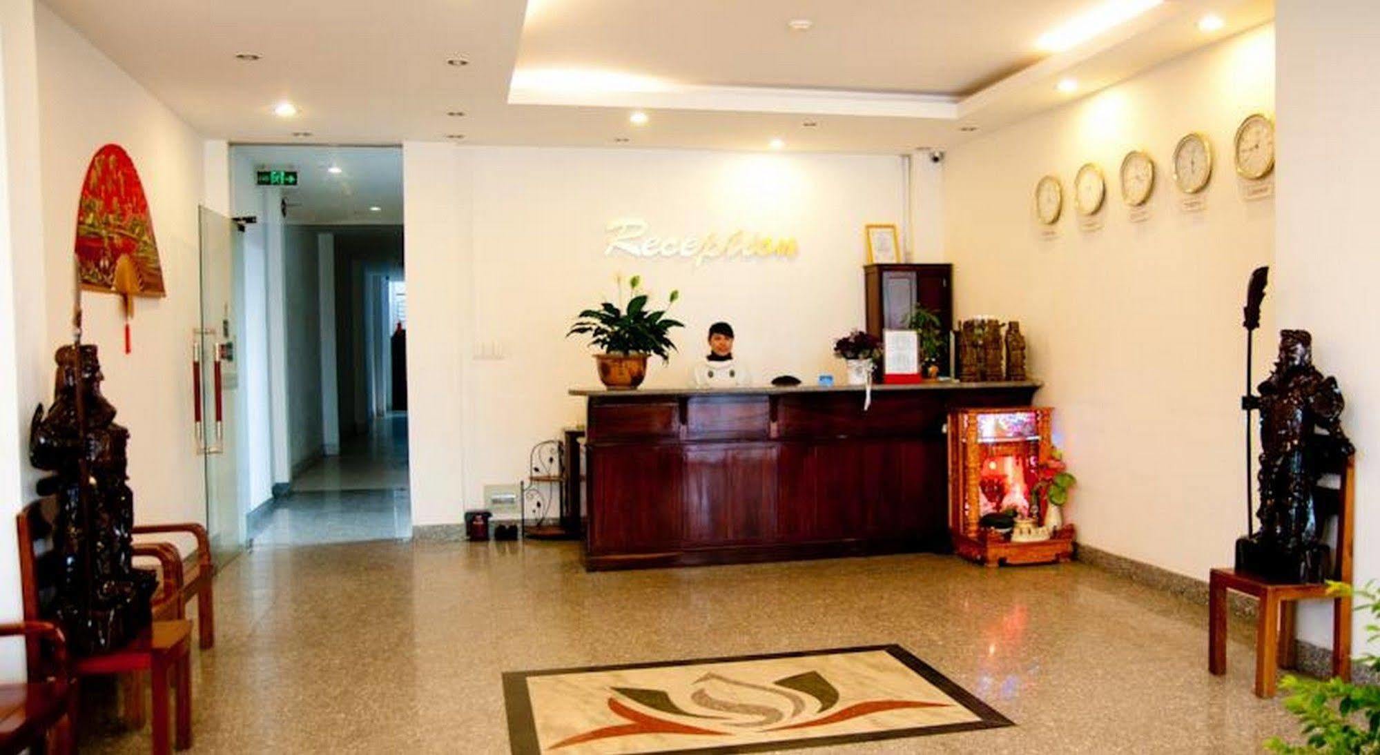 Hotel Golden Lotus à Hué Extérieur photo