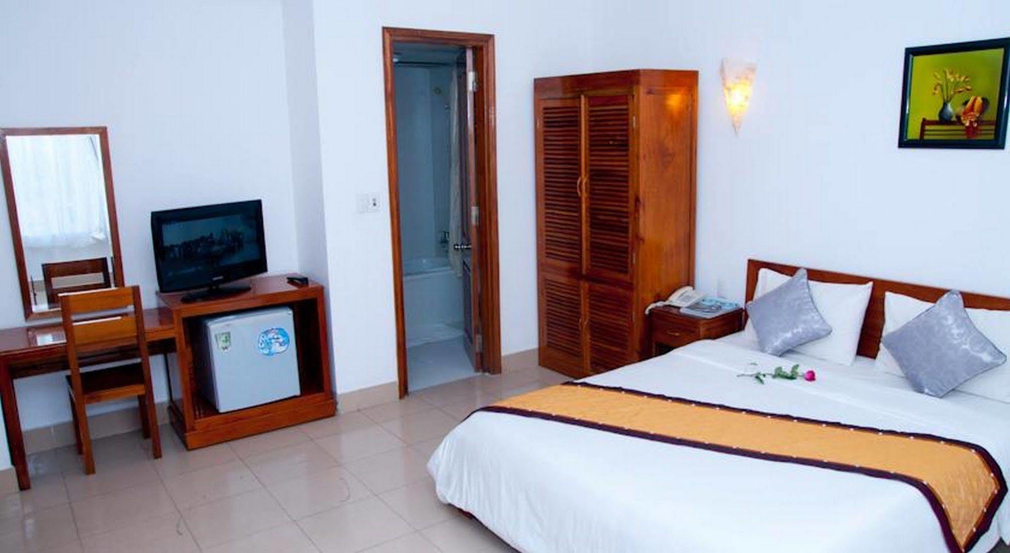 Hotel Golden Lotus à Hué Extérieur photo